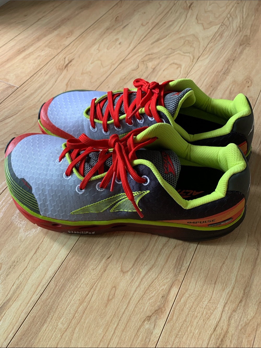 Altra IMPULSE men’s running  shoes in grey red and yellow